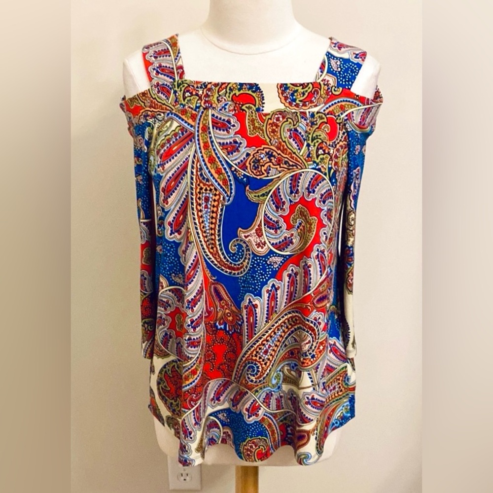 Chico’s Blue Red Paisley SZ M Festival Bohemian Chic Peasant Cold Shoulder Top